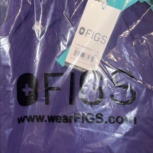 Men’s PURPLE XS scrub set